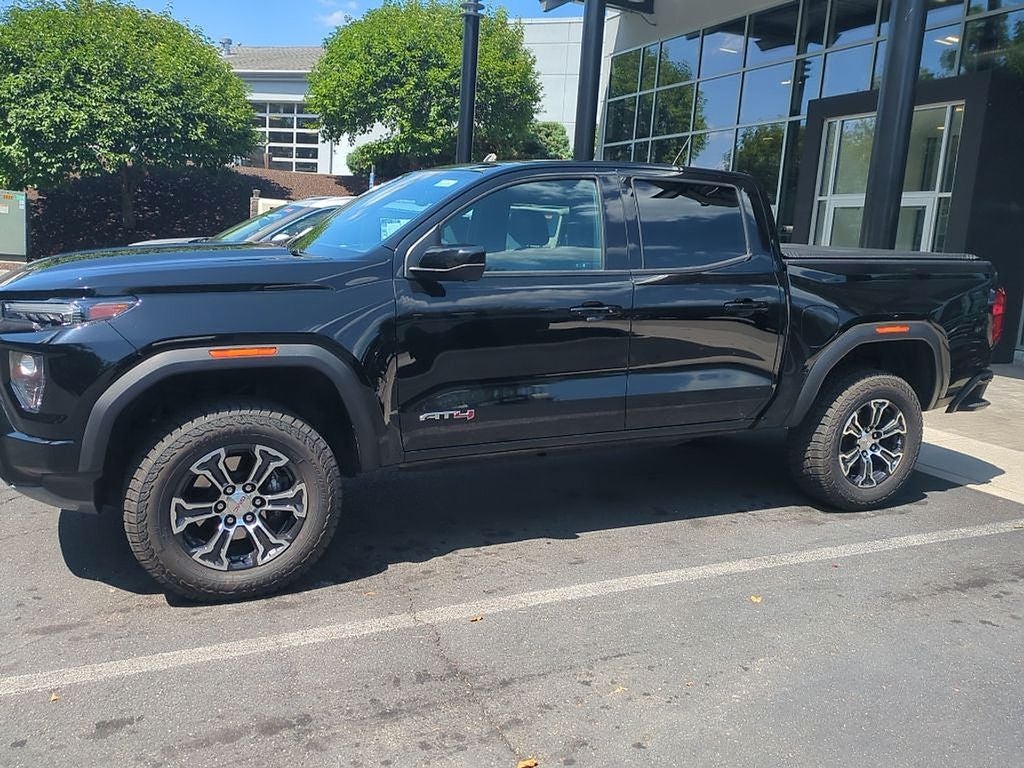 2023 GMC Canyon AT4