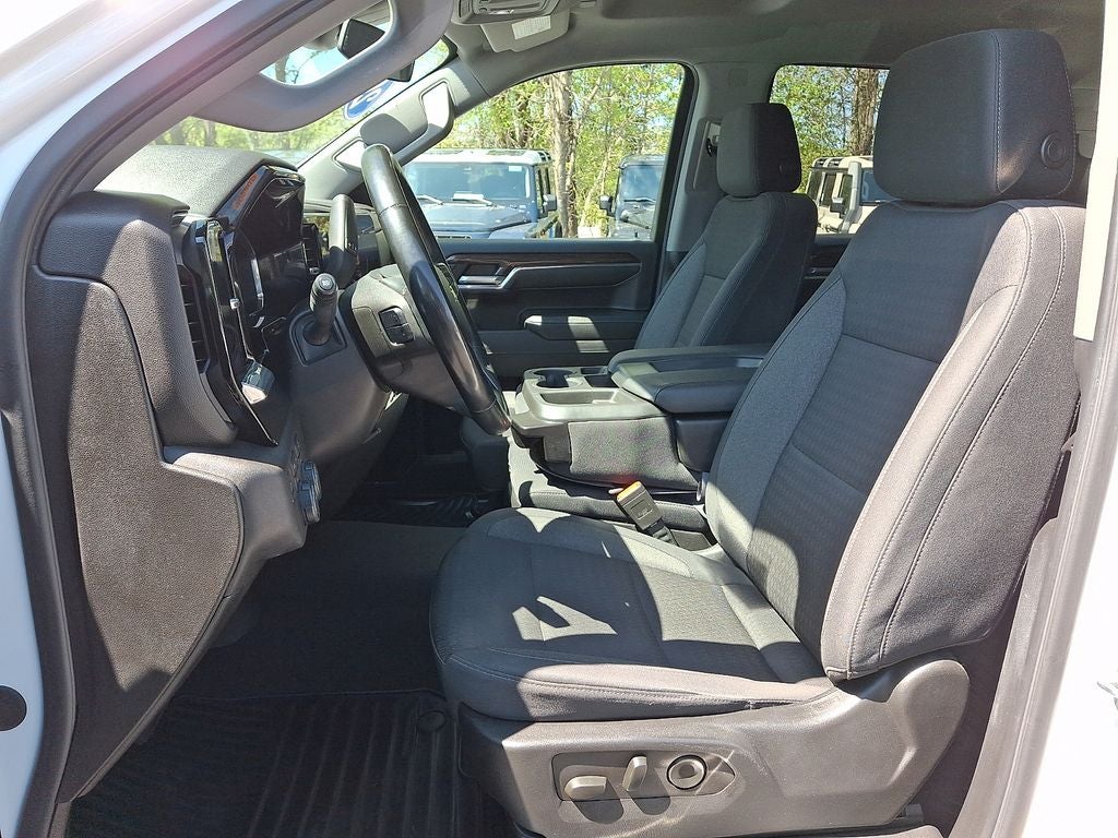 2024 Chevrolet Silverado 1500 LT LT1