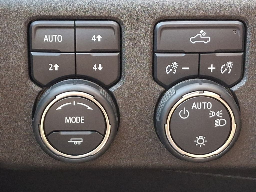 2024 Chevrolet Silverado 1500 LT LT1