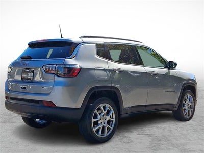 2022 Jeep Compass Latitude Lux
