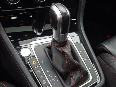 2019 Volkswagen Golf GTI SE