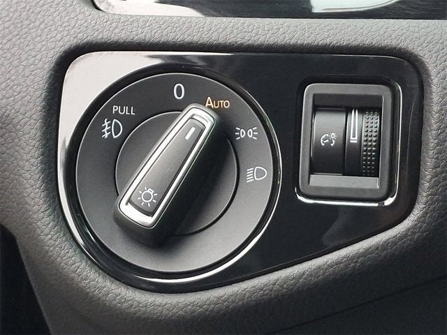 2019 Volkswagen Golf GTI SE