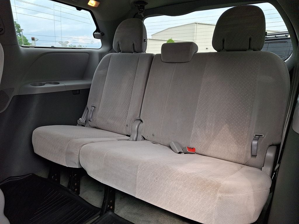 2017 Toyota Sienna LE 7 Passenger
