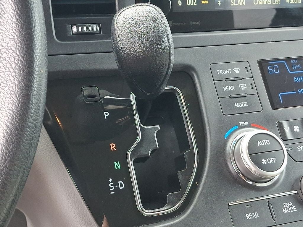 2017 Toyota Sienna LE 7 Passenger