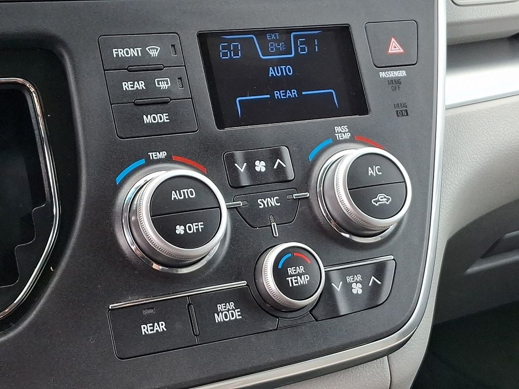 2017 Toyota Sienna LE 7 Passenger