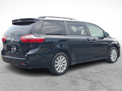 2017 Toyota Sienna LE 7 Passenger