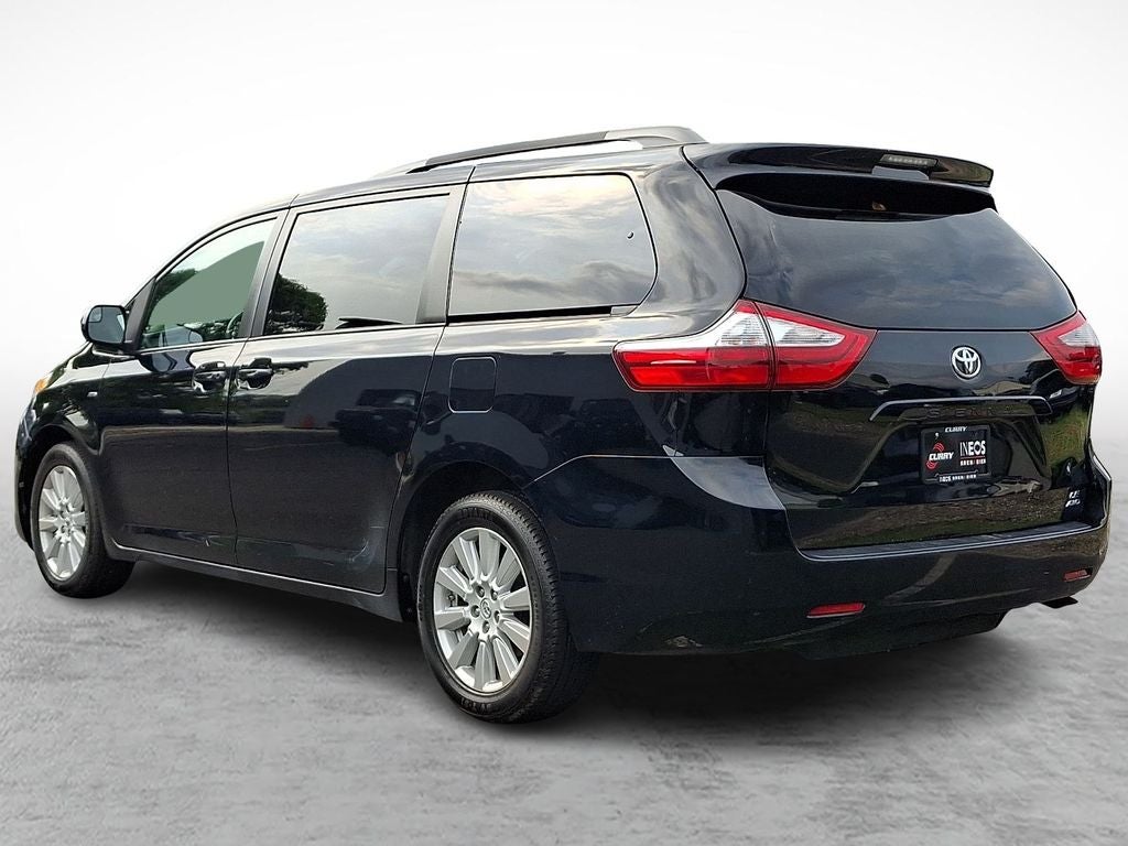 2017 Toyota Sienna LE 7 Passenger