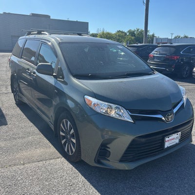 2020 Toyota Sienna LE 7 Passenger