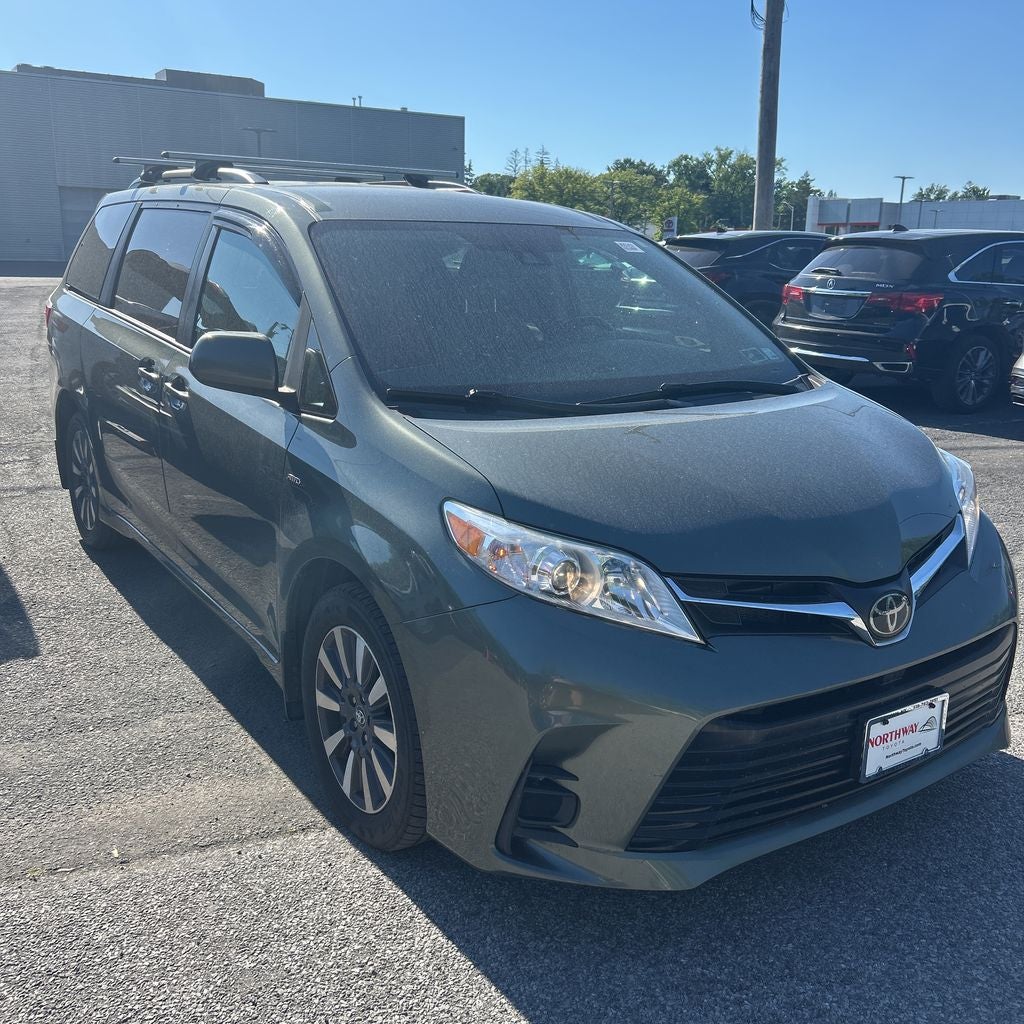 2020 Toyota Sienna LE 7 Passenger