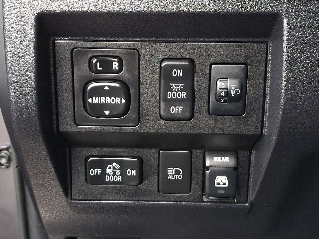 2018 Toyota Tundra SR5 5.7L V8