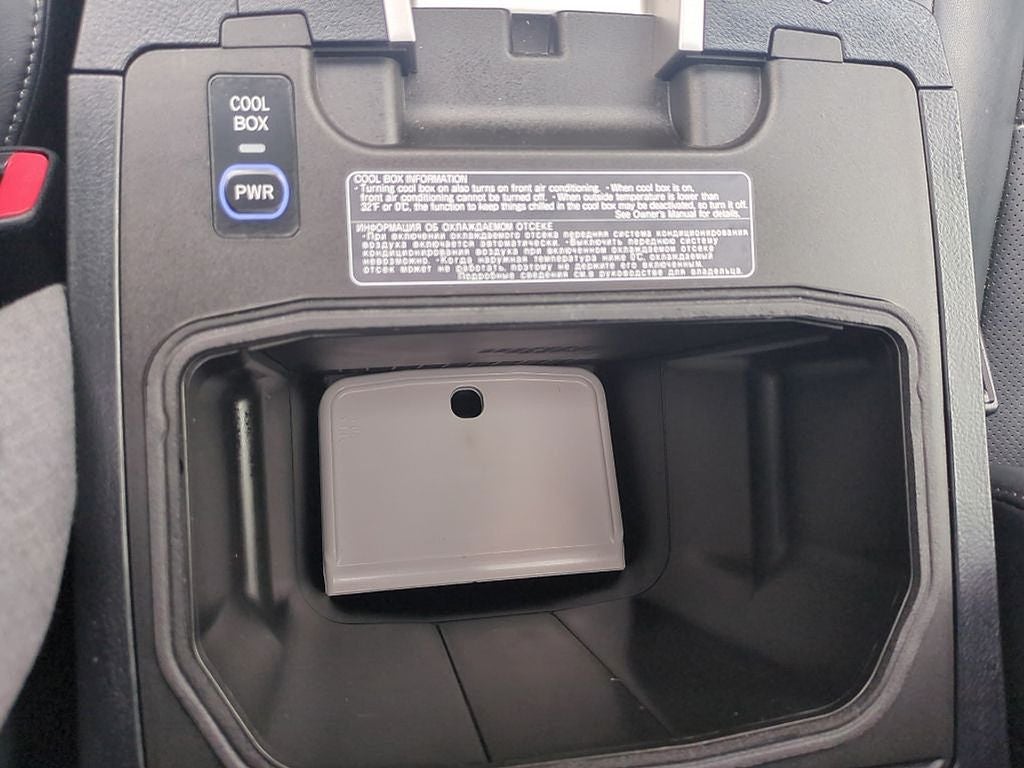 2016 Toyota Land Cruiser Base