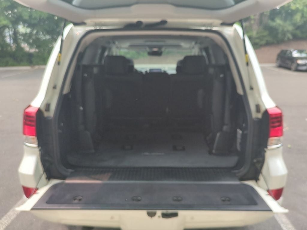 2016 Toyota Land Cruiser Base