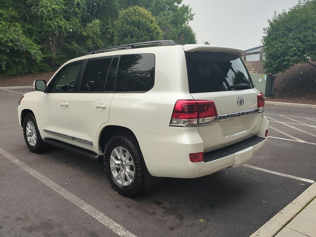 2016 Toyota Land Cruiser Base