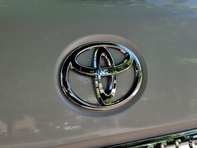 2016 Toyota Land Cruiser Base
