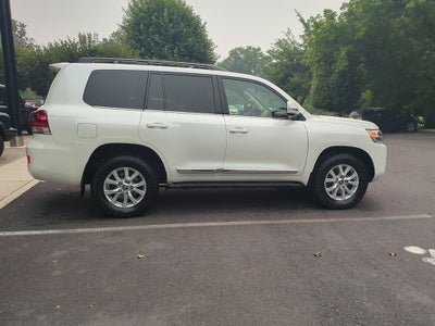 2016 Toyota Land Cruiser Base