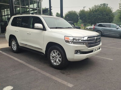 2016 Toyota Land Cruiser Base