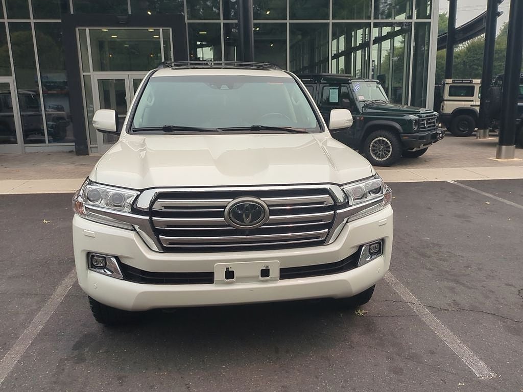2016 Toyota Land Cruiser Base