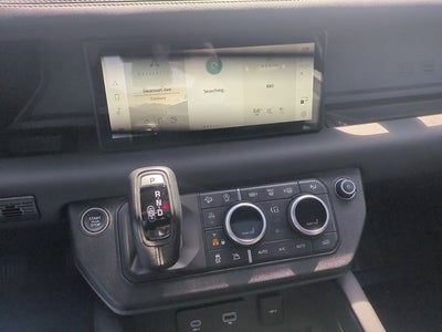 2024 Land Rover Defender X-Dynamic SE
