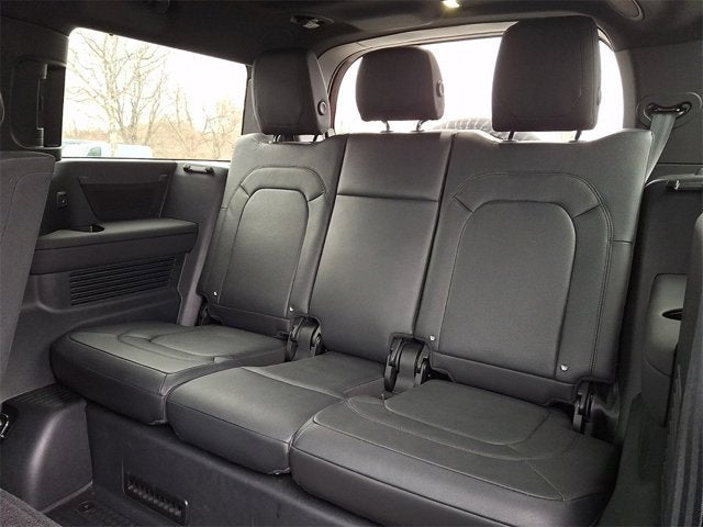 2024 Land Rover Defender X-Dynamic SE