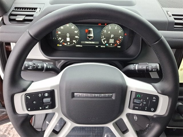 2024 Land Rover Defender X-Dynamic SE