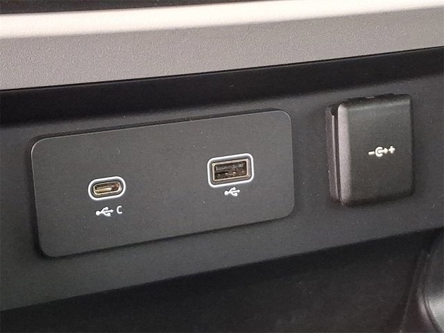 2024 Land Rover Defender X-Dynamic SE