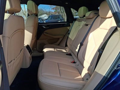 2022 Porsche Macan Base