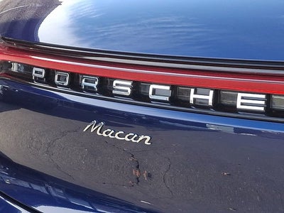 2022 Porsche Macan Base