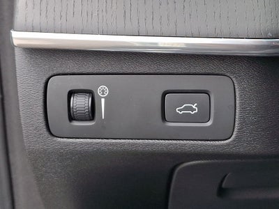 2020 Volvo XC90 T5 Momentum