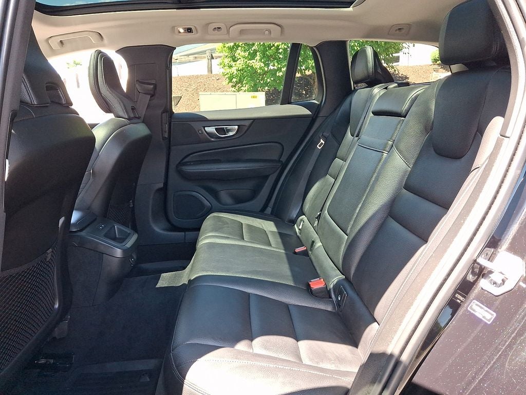 2021 Volvo V60 Cross Country T5