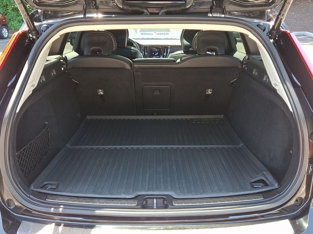 2021 Volvo V60 Cross Country T5