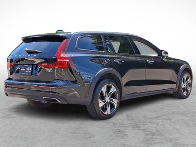 2021 Volvo V60 Cross Country T5