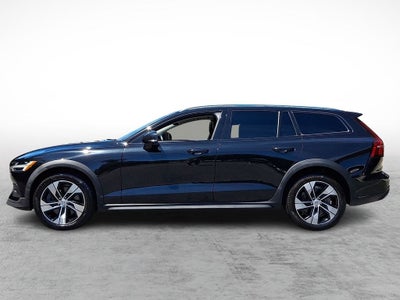 2021 Volvo V60 Cross Country T5