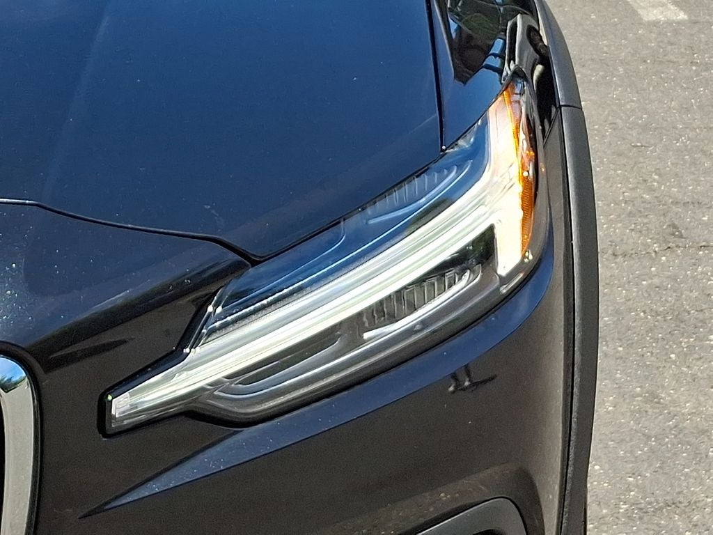 2021 Volvo V60 Cross Country T5