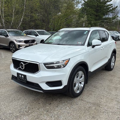 2022 Volvo XC40 Momentum
