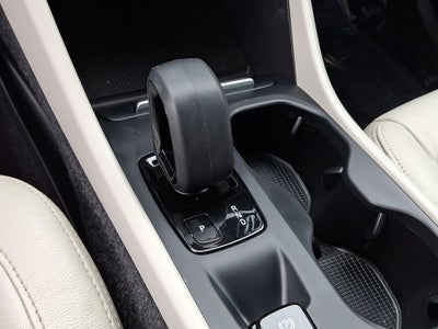 2022 Volvo XC40 Momentum