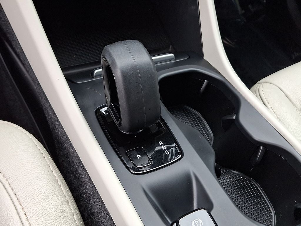 2022 Volvo XC40 Momentum