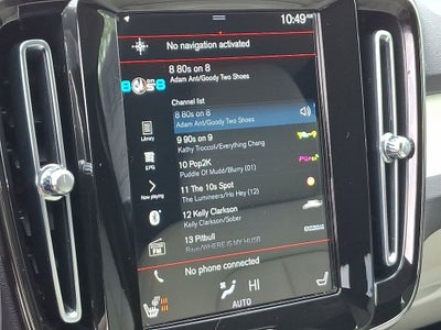 2022 Volvo XC40 Momentum