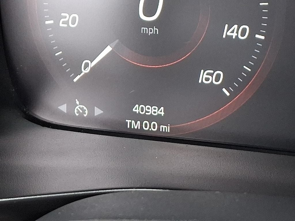 2022 Volvo XC40 Momentum
