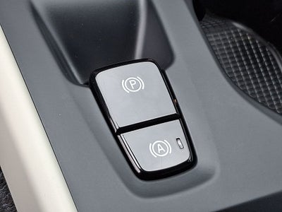 2022 Volvo XC40 Momentum