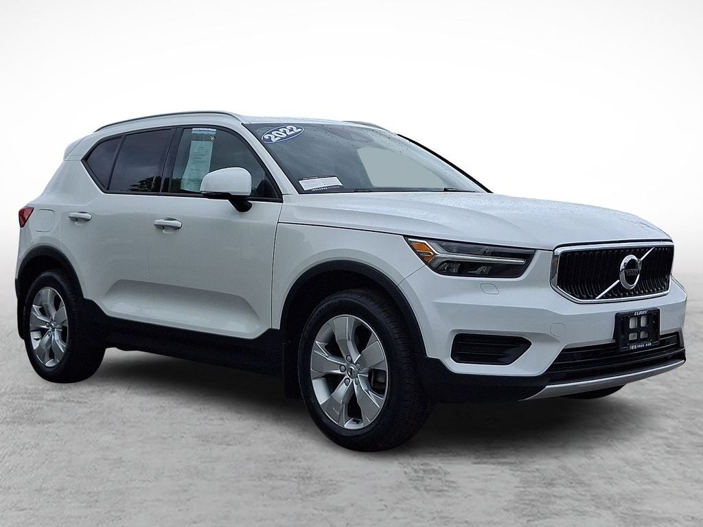 2022 Volvo XC40 Momentum