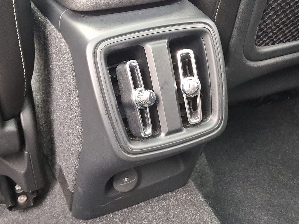 2019 Volvo XC40 Momentum