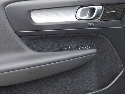 2019 Volvo XC40 Momentum