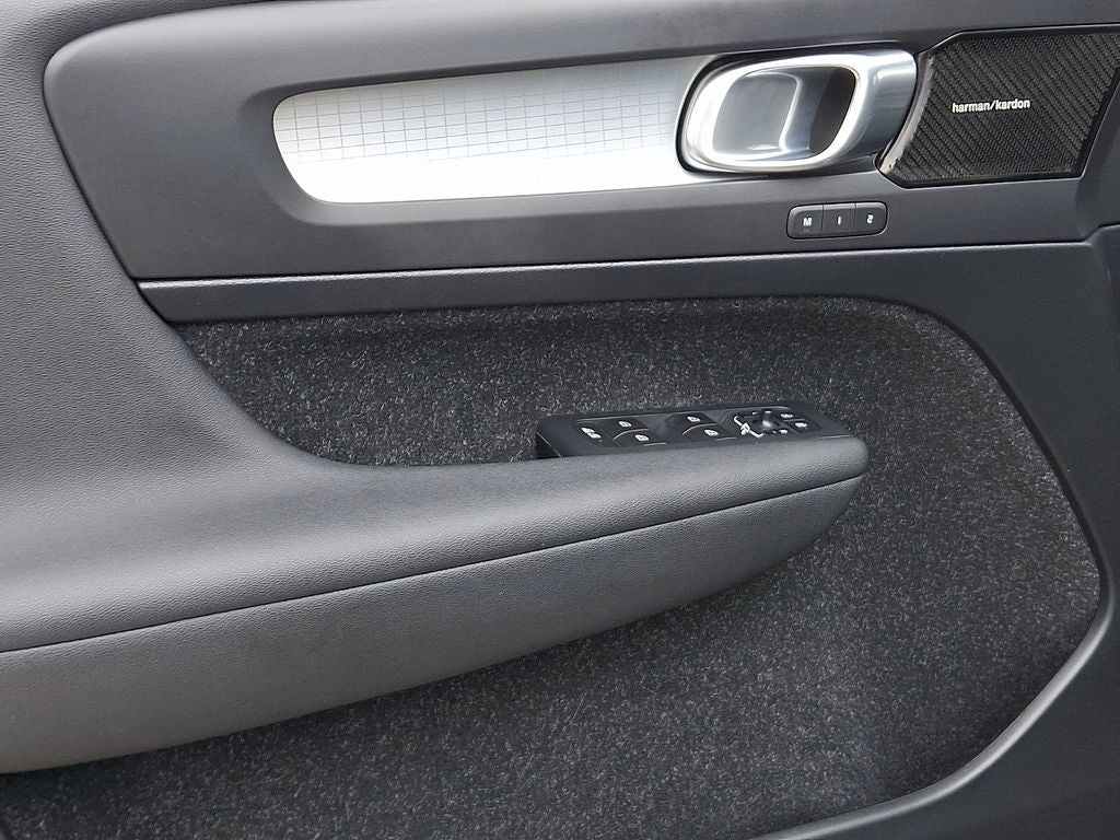 2019 Volvo XC40 Momentum