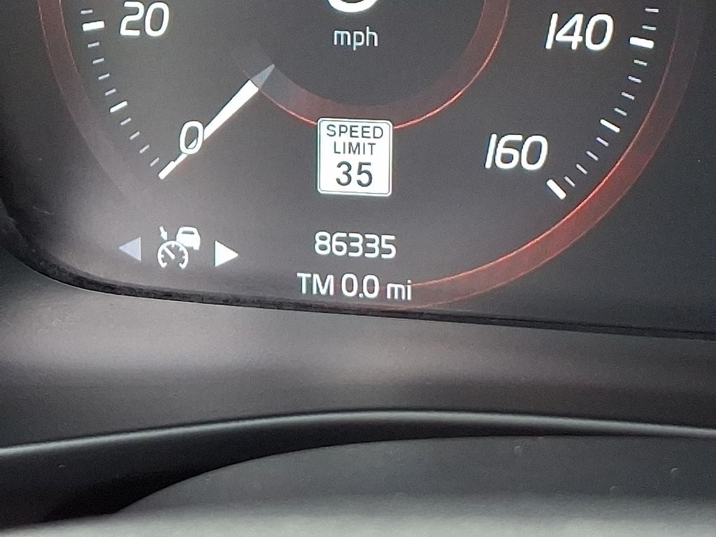2019 Volvo XC40 Momentum