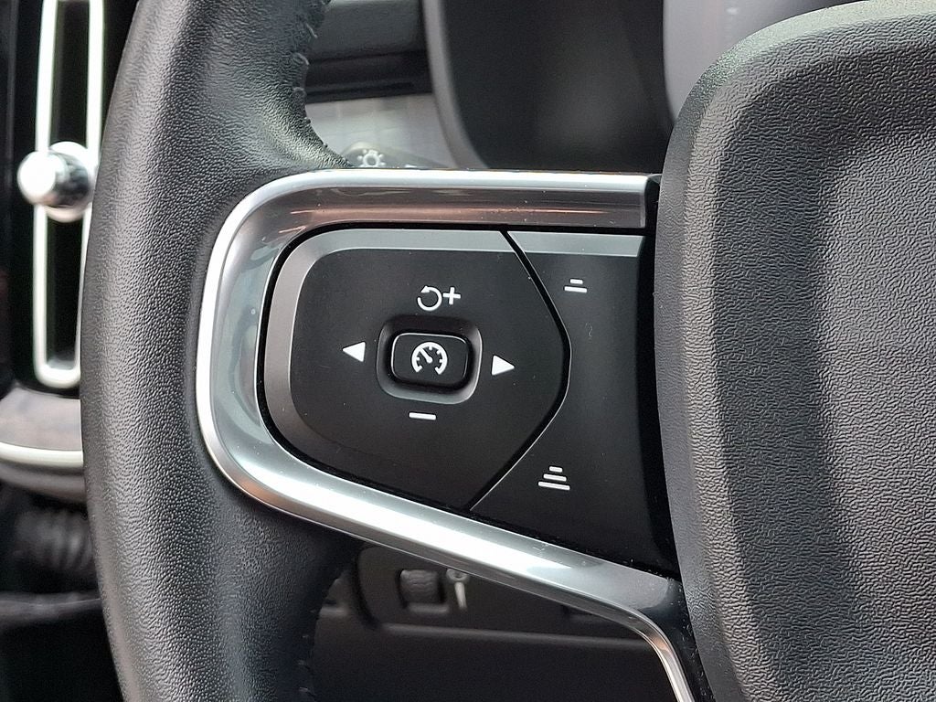2019 Volvo XC40 Momentum