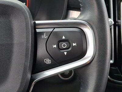 2019 Volvo XC40 Momentum