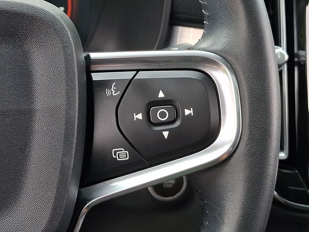 2019 Volvo XC40 Momentum