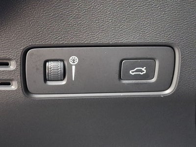 2019 Volvo XC40 Momentum