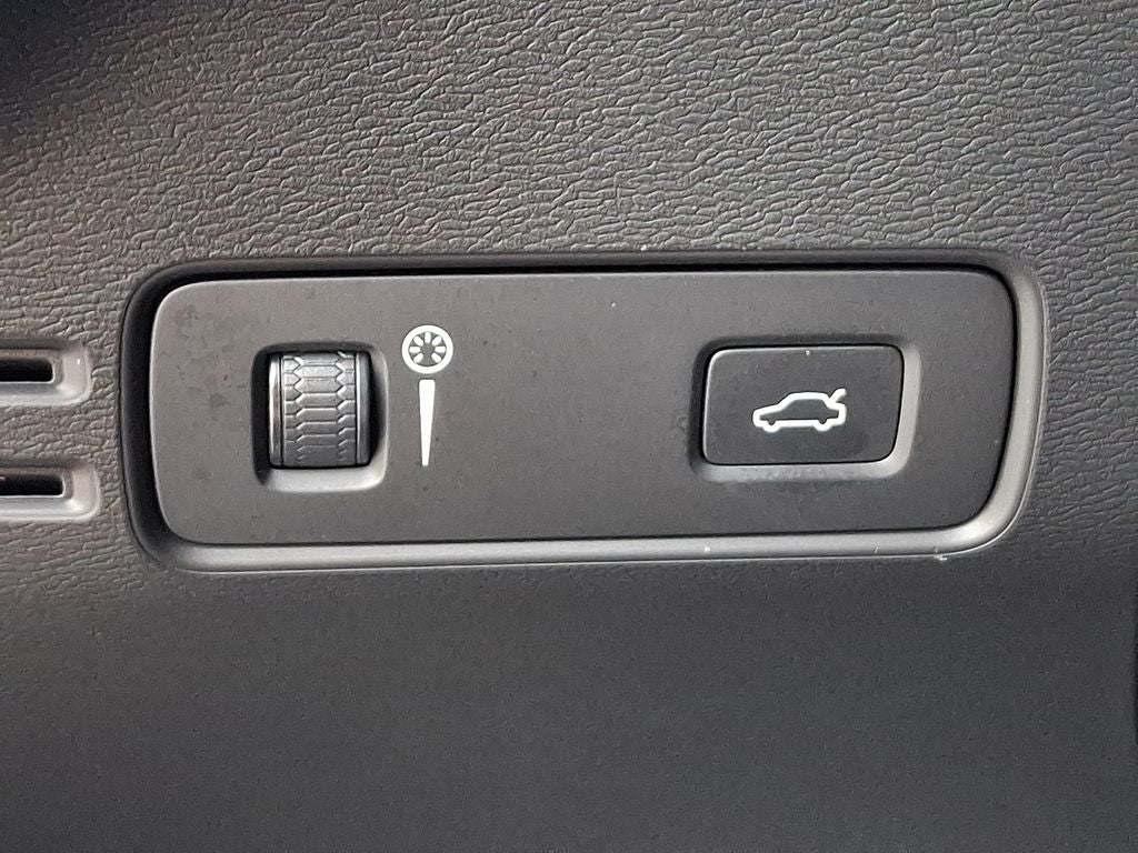 2019 Volvo XC40 Momentum