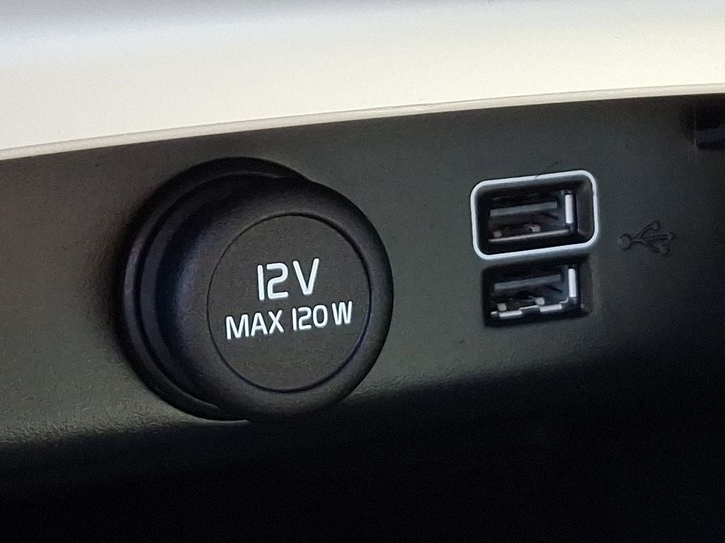 2022 Volvo XC40 Momentum